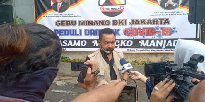 Gebu Minang Bagi 1.500 Paket Sembako untuk Warga Ibukota Terdampak Covid-19