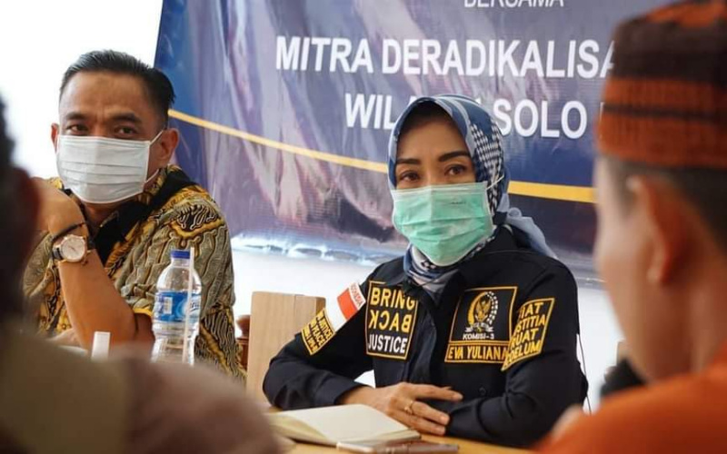 Eva Yuliana MSi, Anggota DPR RI Komisi III saat bersilaturahmi dengan para anggota Yayasan Gema Salam, Solo. Rabu (21-10-2020). (Dok. Istimewa)