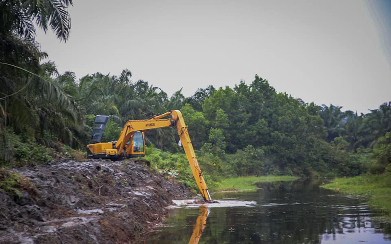 Alat Berat Excavator. (Foto : Facebook Rizky Kurniawan)