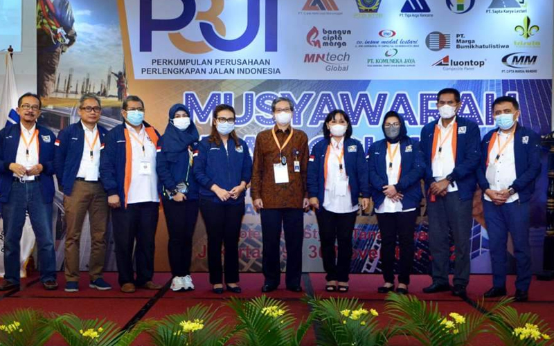 Foto bersama saat Musyawarah Nasional perdana Perkumpulan Perusahaan Perlengkapan Jalan Indonesia, P3JI. (Dok. P3JI)