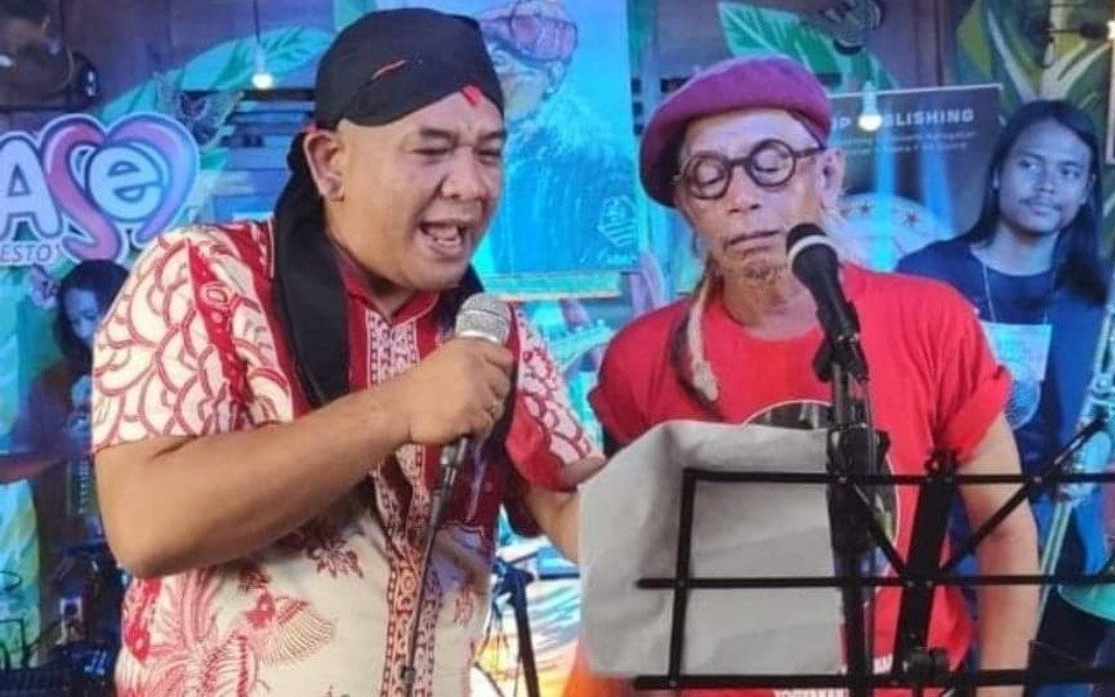 AM Kuncoro bersama Khocil Birawa pada acara peluncuran 2 lagu perdana Khocil Birawa karya AM Kuncoro, Rabu 16 Maret 2022 di Yogyakarta. (Dok. Prima Founder Records)