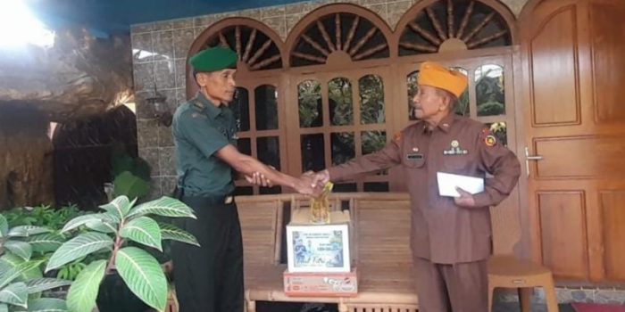 Tali Asih kepada Veteran, Dandim Dumai Beri Bantuan Sosial Menjelang Hari Raya Idul Fitri