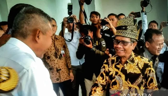 Pesan Mahfud MD Saat Hadiri HKIN di Kampar