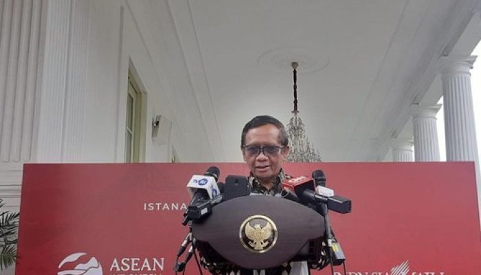 Arahan Jokowi, Mahfud Upayakan Agar Proyek BTS Kominfo Tetap Jalan