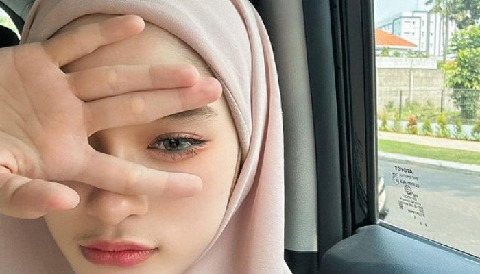 Inara Rusli Jawab Nyinyiran Netizen Usai Lepas Cadar