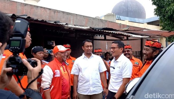 Sandiaga Uno Hadiri Bazar Sembako Murah PKS di Bekasi