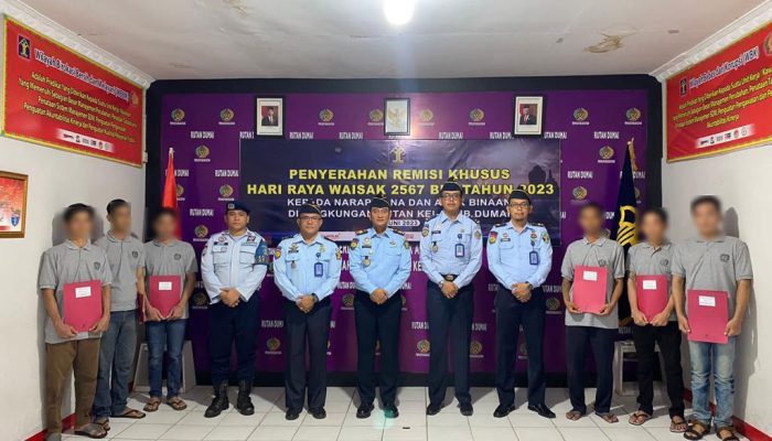 Enam Warga Binaan Rutan Dumai Terima Remisi Hari Raya Waisak