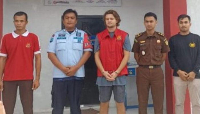 Bule Mabuk Sambil Telanjang di Aceh, Berakhir Damai tapi Dideportasi