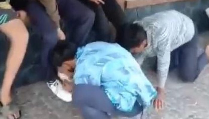 Viral Video Sejumlah Pelajar di Suruh Cium Kaki Hingga Ditendang