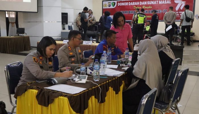 Polres Dumai Gelar Donor Darah dan Sunat Masal