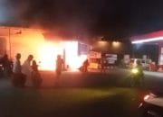 Goyangkan Tangki Saat Isi Bensin, Motornya Malah Terbakar