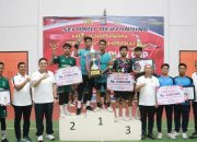 Irjen Iqbal Berikan Hadiah Sekaligus Menutup Turnament Kapolda Riau Cup