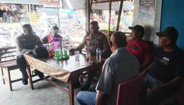 Polsek Tapung Hulu Giat Jum’at Curhat di Desa Bukit Kemuning