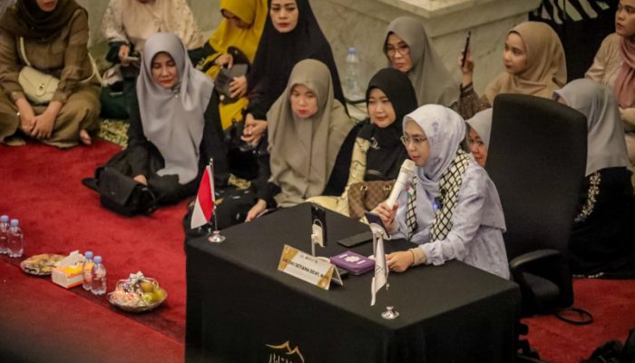 Sapa Jemaah Dumai Islamic Center, Ustazah Oki Berikan Santapan Rohani