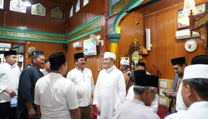 Syafari Subuh Ramadhan Kapolda Riau di Masjid Paripurna Al-Muhsinin Pekanbaru