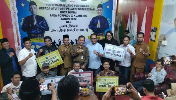 Peringkat 8 Porprov X Kuansing, Koni Dumai Beri Uang Pembinaan kepada Atlet