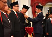 Menteri AHY Dianugerahi Bintang Mahaputra Nararya dari Presiden Jokowi