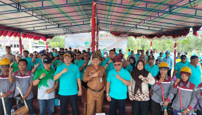 Harhubnas 2024, KSOP Kelas I Dumai Bersihkan Lingkungan Pantai