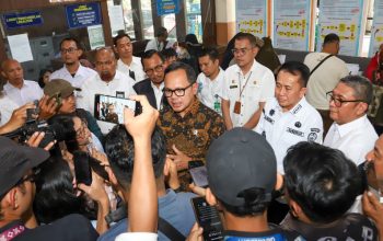 Tinjau Pelayanan Dinas Dukcapil Medan, Wamendagri Bima Apresiasi Capaian Perekaman KTP-el