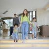 643834 Family checks in to Dorse