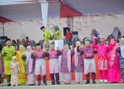 Ribuan Peserta Tumpah Ruah, Gubernur Riau Lepas Pawai Ta’aruf MTQ Provinsi Riau ke-43