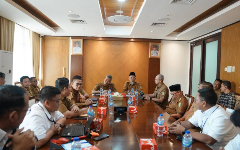 Rapat Bersama Pj. Sekda Riau, Wako H Paisal Siap Kawal Proses Pengadaan Tanah Buffer Zone PT KPI Berjalan Adil dan Transparan 1 IMG 20250826 113048