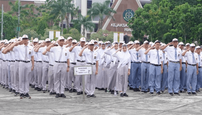 Pemprov Riau Segera Salurkan Seragam Sekolah Gratis, Tahap Awal untuk Siswa Kurang Mampu