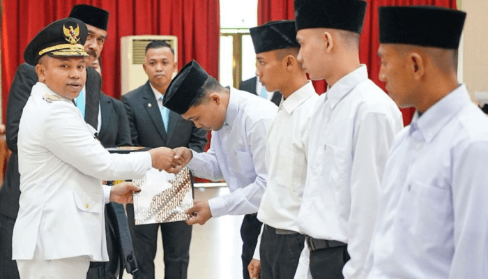 HUT ke-80 RI, Gubernur Riau Abdul Wahid Serahkan Remisi bagi Narapidana dan Anak Binaan