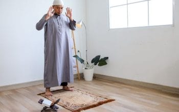 Manfaat Sholat untuk Kesehatan Tubuh dan Pikiran. Foto : Alodokter