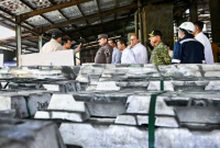 Presiden Prabowo Subianto menyaksikan secara langsung Penyerahan Aset Barang Rampasan Negara (BRN) kepada PT Timah Tbk., yang digelar di Smelter PT Tinindo Internusa, Kota Pangkal Pinang, Provinsi Kepulauan Bangka Belitung, pada Senin, 6 Oktober 2025. (Foto: BPMI Setpres)