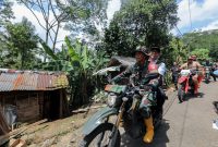 Menko PMK Tinjau Penanganan Darurat Longsor Banjarnegara, Pemerintah Intensifkan Upaya Evakuasi dan Penyediaan Hunian Sementara 10 IMG 20251118 WA0095