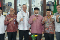 Pj Sekretaris Daerah Provinsi Sumatera Utara (Sumut) Sulaiman Harahap menerima kunjungan para Tokoh Ulama Sumut di Ruang Kerja Lantai 9 Kantor Gubernur Sumut Jalan Diponegoro Kota Medan, Kamis (20/11/2025).(Foto : Alexander AP Siahaan/Diskominfo Provsu).