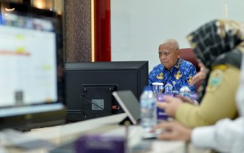 Kemendagri Apresiasi Sumut Berhasil Turunkan Inflasi Jadi 4,97 Persen pada Oktober 2025 7 Wakil Gubernur Sumatera Utara (Sumut) Surya mengikuti Rapat Koordinasi Pengendalian Inflasi Tahun 2025 dengan Kementerian Dalam Negeri secara daring melalui aplikasi zoom meeting di Ruang Sumut Smart Province Lantai 6 Kantor Gubernur Sumut Jalan Diponegoro Kota Medan, Senin (17/11/2025). (Foto : Alexander AP Siahaan/Diskominfo Provsu)