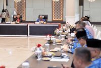 Sumut Tegaskan Lima Komitmen Besar Pelestarian Budaya Melayu, Siap Perkuat Diplomasi Budaya Nasional 17 Wakil Gubernur Sumatera Utara (Sumut) Surya menerima kunjungan kerja Badan Kerja Sama Antar Parlemen (BKSAP) DPR RI di Aula Raja Inal Siregar Kantor Gubernur Sumut Jalan Diponegoro Kota Medan. Senin (17/11/2025). Kunjungan tersebut menindaklanjuti Deklarasi Asosiasi Anggota Parlemen Berbahasa Indonesia Melayu. (Foto : Alexander AP Siahaan/Diskominfo Provsu).