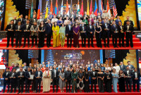 Para Penggerak Perubahan Thailand Mendefinisikan Ulang Kepemimpinan, Inovasi, dan Dampak Sosial di ACES Awards 2025 15 1765612577 713400 Blue Minimalist Sea Photo