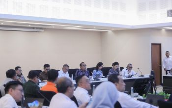 Menko PMK: Nataru Tahun Ini Butuh Dukungan Ekstra, Banyak Wilayah Belum Pulih dari Bencana 2 IMG 20251208 WA0083