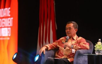 Dorong Kemandirian Daerah, Kepala BSKDN Tekankan Pentingnya Regulasi dan Replikasi Inovasi 3 seminar inovasi narsum 800x400 1