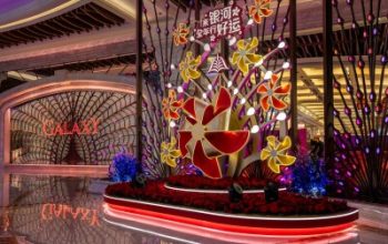 Playful Festive Privileges Usher in the Year of the Horse at Asia’s Leading Luxury Resort 9 729247 Diamond Lobby jpg 400x0