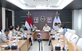 Menko PMK Sugiono Percepat Upaya Rehab-Rekom Pascabencana Aceh-Sumatra dan Penanganan Bencana Karhutla 3 IMG 8834