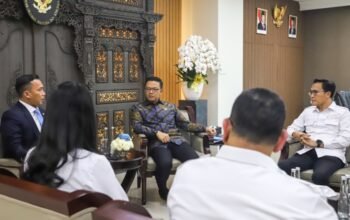 Menko PMK Sugiono Tegaskan Pentingnya Peran Keluarga dalam Pembangunan Manusia 4 IMG 9018